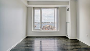 10' - 12“ Ceilings*